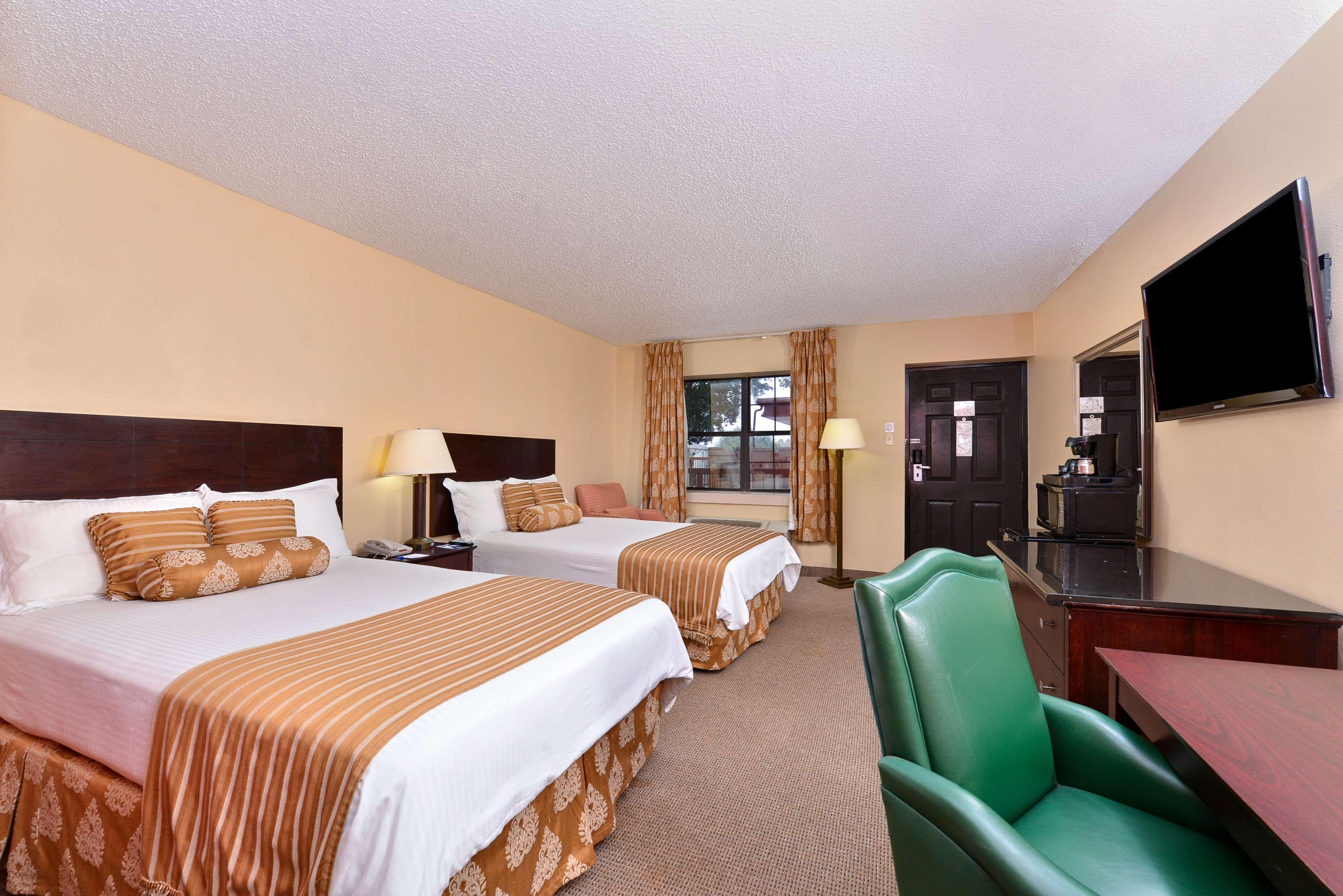 Americas Best Value Inn And Suites Victoria Bagian luar foto
